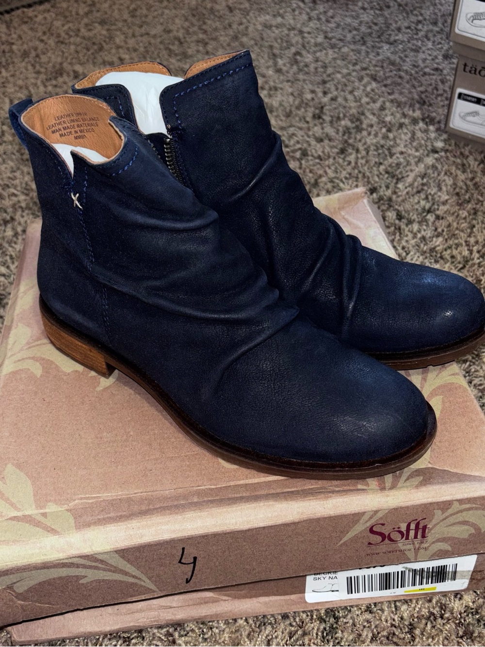 Women's Sofft Beckie Slouched Side Zip Sky Navy Leather Ankle Boots Size 8